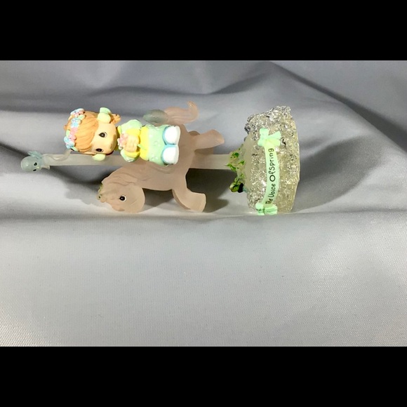 PRECIOUS MOMENTS “The Voice of Spring” carousel - Picture 10 of 14